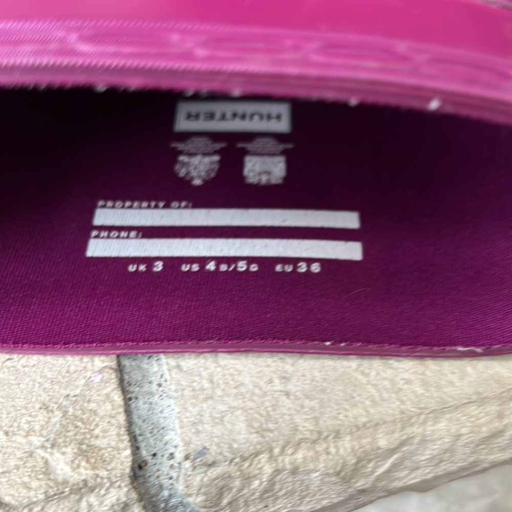 Size 4 plum Hunter boots - Picture 9 of 9